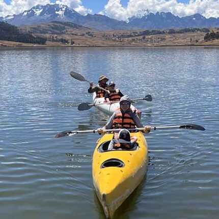 Actividad de Kayak en Laguna Huaypo